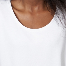 neck detail for loose fit scoop neck t-shirt