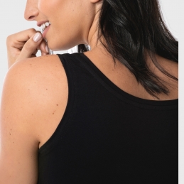 Women's white organic cotton fitted vest | stitching close up
