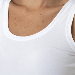 Women's white organic cotton fitted vest | stitching close up
