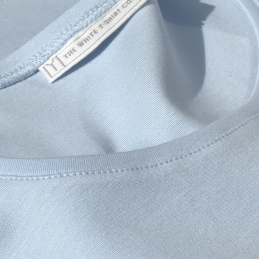 white-sleep-tee-neck-stitching-detail